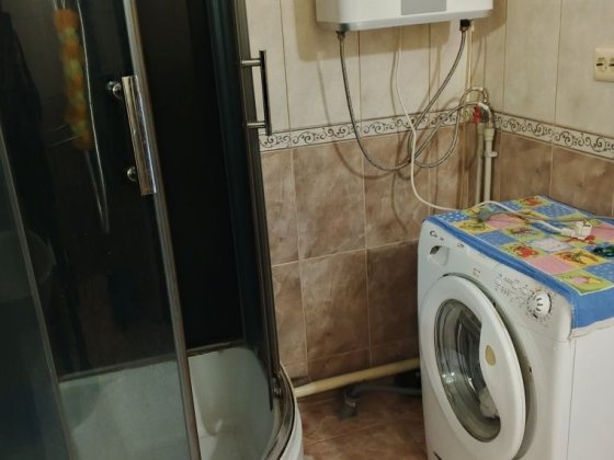 Здаеться кімната для жінки,дівчини.Лютіж. Лютіж