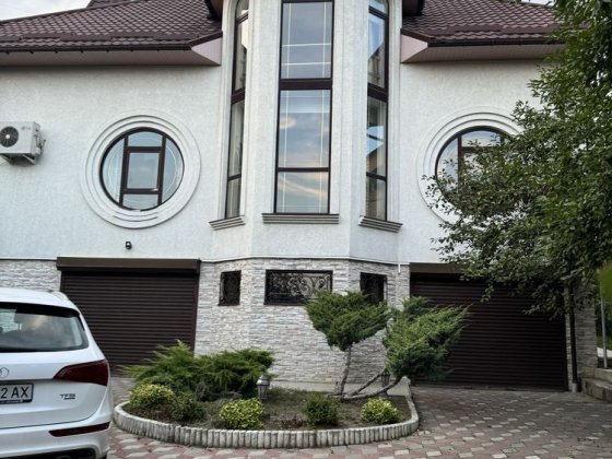 Довгострокова оренда будинку Коровія