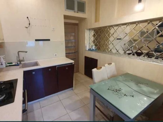 2кімнатна кв-ра з автон. опаленням, дизайнерським ремонтом і гаражем Николаев