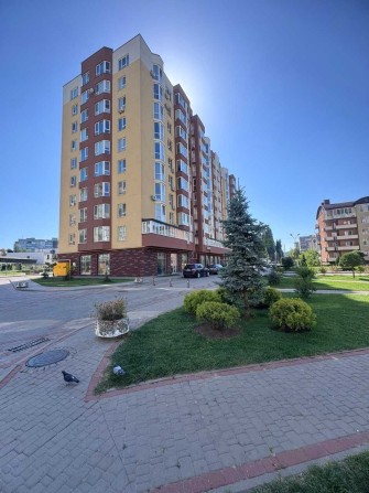 Простора 3-к квартира з панорамними вікнами в ЖК «Фаворит», 109 м² - фото 1