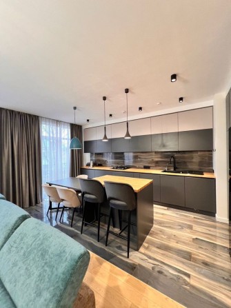 Продаж розкішної 4-х кімнатної квартири Карпинця(ближній центр) - фото 1