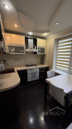 Чаривная, трехкомнатная квартита - фото 1