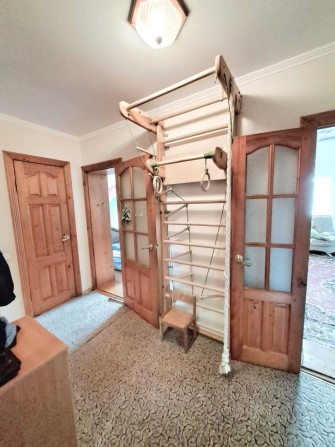 Продам 3-и к/к 76 м2 в елітному будинку з закритим двором в центрі. - фото 1