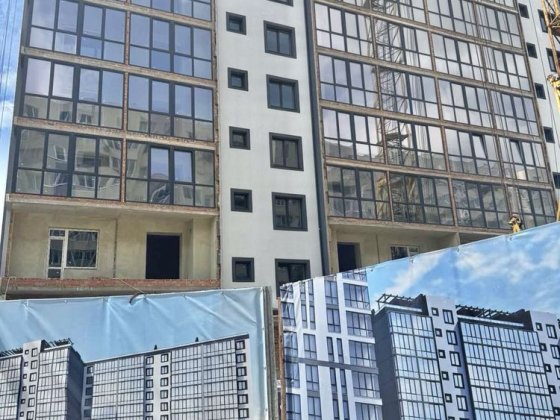 Світла квартира в цегляному будинку від Забудовника Львів