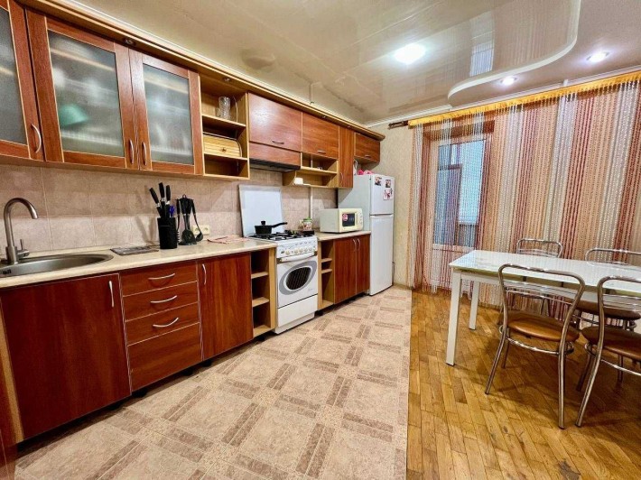 Продам 3х комнатную квартиру район "Ромакса" - фото 1