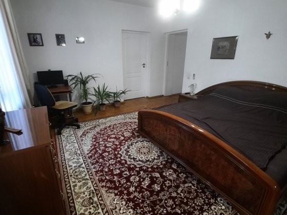 Розкішна 3 кімнатна  квартира  в самому  центрі. Ціну знижено. Кропивницький