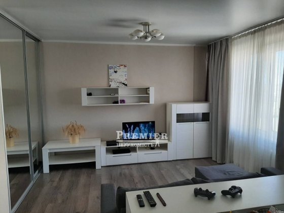 Двухкомнатная квартира с ремонтом на Таирова