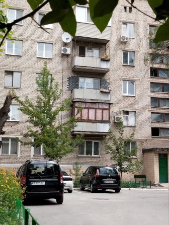 2-х кімн. кв. на вул.Одеській (зуп."Обласна філармонія"). - фото 1