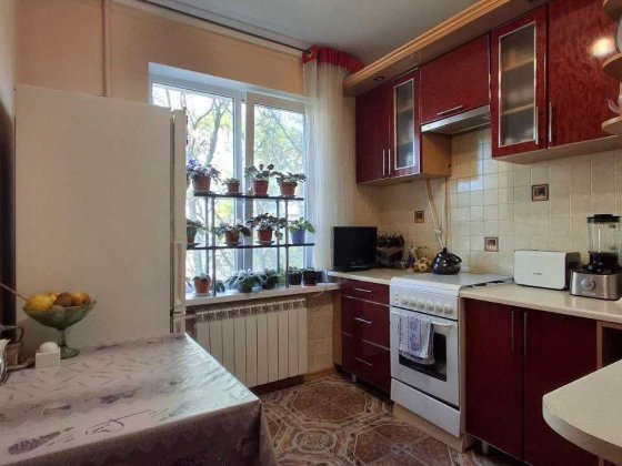 Продам 2 кімнатну кв-ру на Бочарова/ Палія