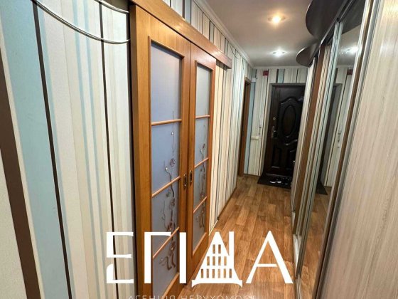 Продаж 3-кімнатноі квартири по вул. Незалежності, АГО, біля 31 школи Кропивницкий