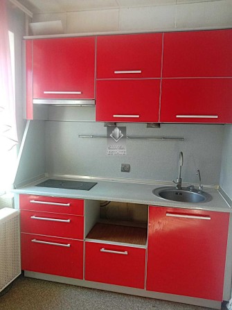 Продам 2-кімнатну квартиру в Дніпровському районі, вул. Щаслива - фото 1