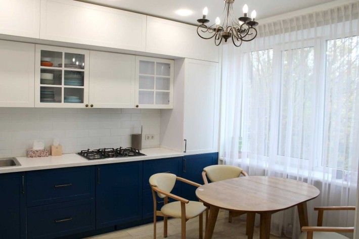 Продам простору квартиру 83 м2 в центрі міста - фото 1