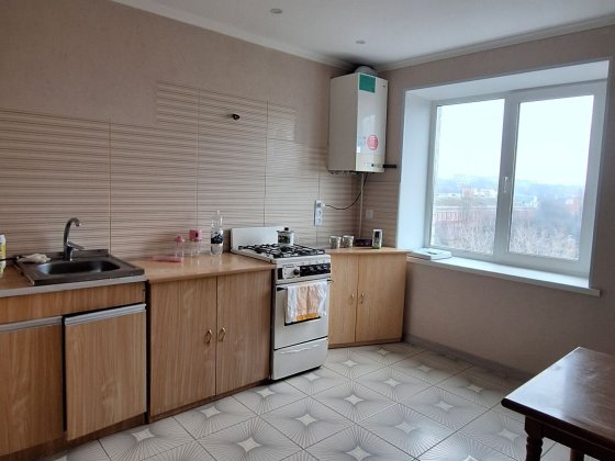 Продам 2 кім  квартиру з газовим опаленням та ремонтом Кропивницький