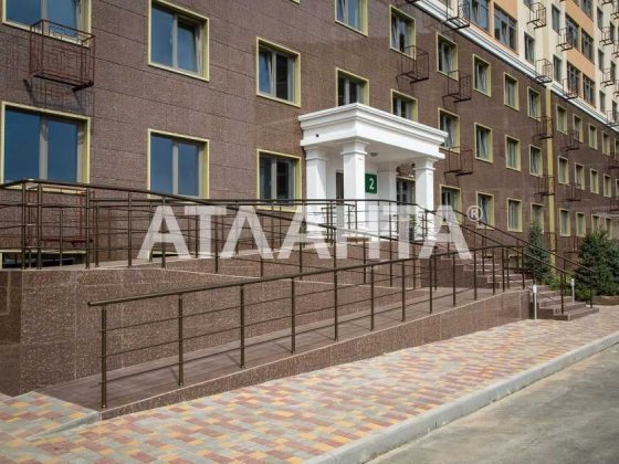 1 кімнатна квартира на Сахарова .