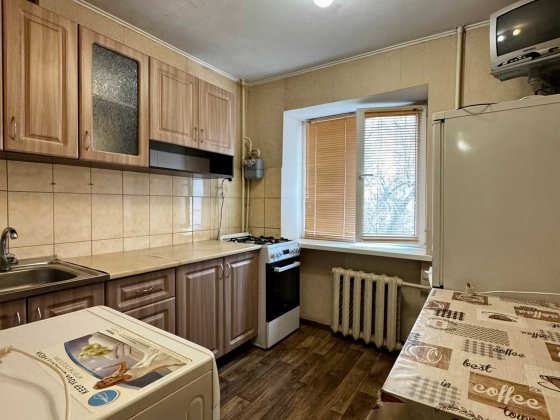 Продаю 1-кімнатну квартиру, вул. Листопадова, р-н 30-ї школи. Ц5 Николаев