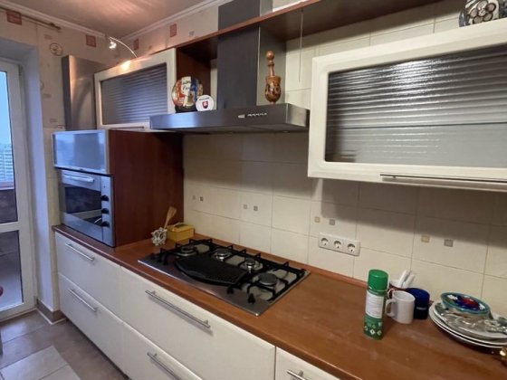 Продаж 3 кім новобудови  з ремонтом  та меблями вул.Лазаренка 48 а Львів