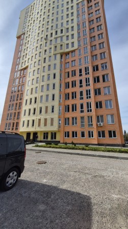 Продам 3 комнатную в новострое - фото 1