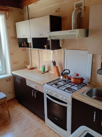 Продаю двокімнатну квартиру для сім'ї у чудовому районі - фото 1