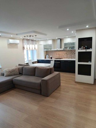 продам 3 к\к вул Образцова,дизайн,ремонт,меблі та техніка залишаються - фото 1