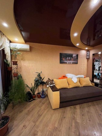 Квартира с ремонтом, ул. Гвардейцев Широнинцев 59, метро Студенческая - фото 1