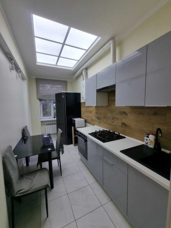 2-кімнатна квартира в сталінці,р-н парка "Серце міста" - фото 1