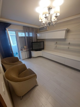 Центр Двокімнатна квартира - фото 1