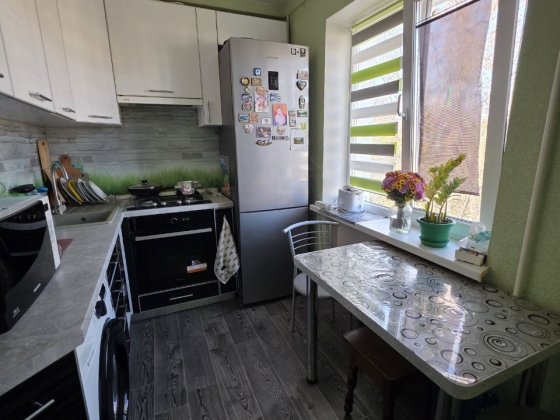 Продам чудову світлу квартиру