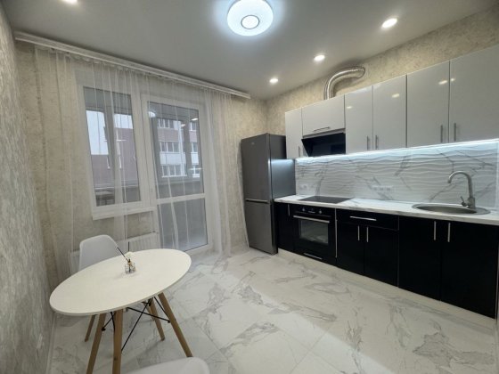 Тепла й стильна квартира біля метро — заїжджай і живи! Харків