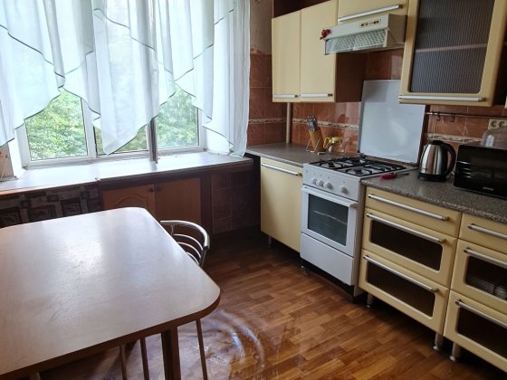 Продам 2-х комнатную полнометражную квартиру, р-н ул. Сталеваров. Запорожье