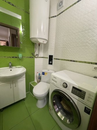 Продаю 2 квартиру Космонавтов с капитальным ремонтом - фото 1