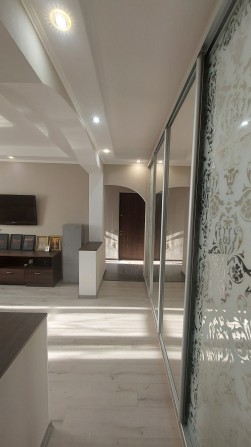 3 комнатная продаж по сертификату Бабурка Хортицкий ремонт мебель - фото 1