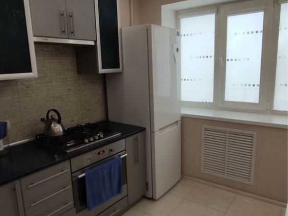 Продается 2-х к. кв. с капремонтом в кирпичном доме, ул. Добролюбова