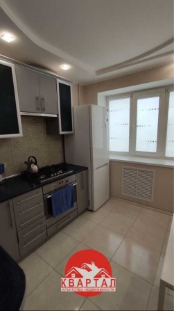 Продается 2-х к. кв. с капремонтом в кирпичном доме, ул. Добролюбова - фото 1