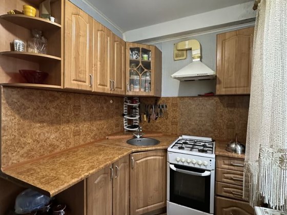 2к. вул. Радіаторна, гарне розташування.