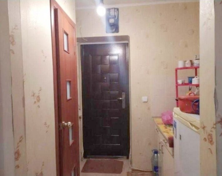 Большая гостинка со мвои санузлом и мини-кухней, Одесская - фото 1