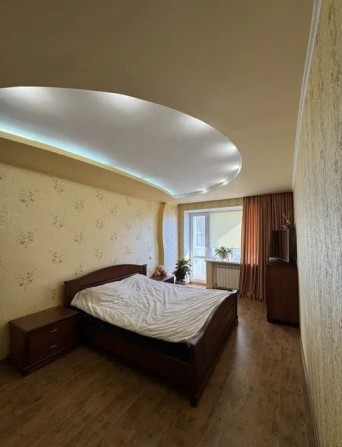 Продам квартиру у центрі на 4 кімнати , 99 квадратів ТОРГ. - фото 1