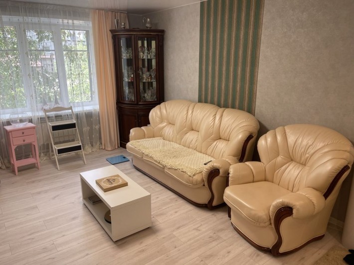 Продаю трикімнатну квартиру, по вул. Робоча, 11 напроти 22 школи - фото 1