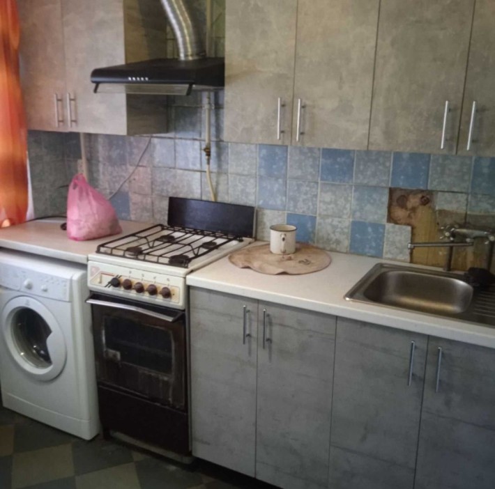 Продаю 1 ком кв Николаевская 2/5 кирпич, 31/17/6, не угловая - фото 1