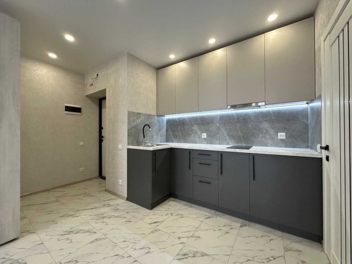 Продам евродвушку с дизайнерским ремонтом в ЖК Птичка - фото 1