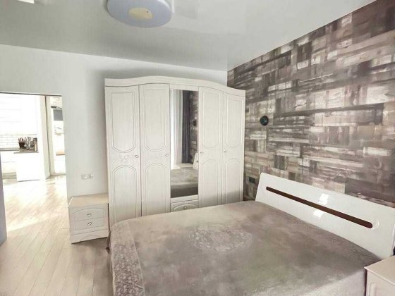 2 ком. квартира пр.Небесной Сотни. Ремонт. Без комиссии.