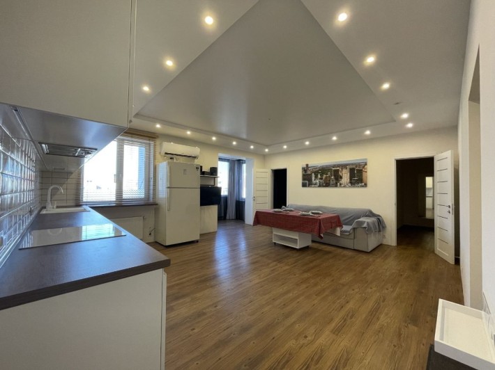 Продам 2х к.кв ЖК Салтовский, р-н Медкомплекса,  новострой  с ремонтом - фото 1