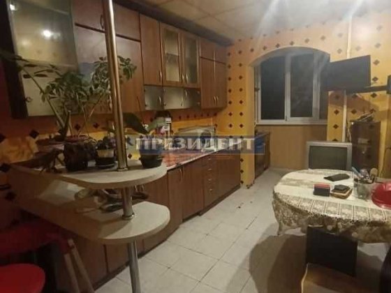 (3-50) Отличная трехкомнатная  квартира на безопасном этаже