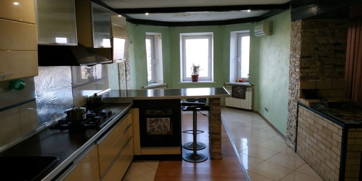 Продам 2-х комн.кварт. студия центр - фото 1