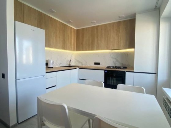 Продам власну 1 кімнатну  квартиру 40 кв/м, в. Ладозька . Капремонт.. Запоріжжя