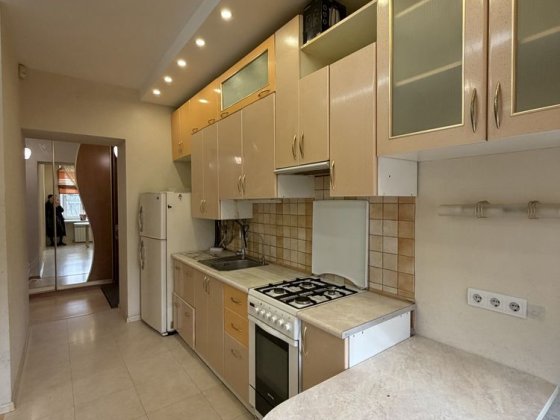 Продается 2 кк сталинка в самом центре! Адмиральская/ Шнеерсона! Николаев