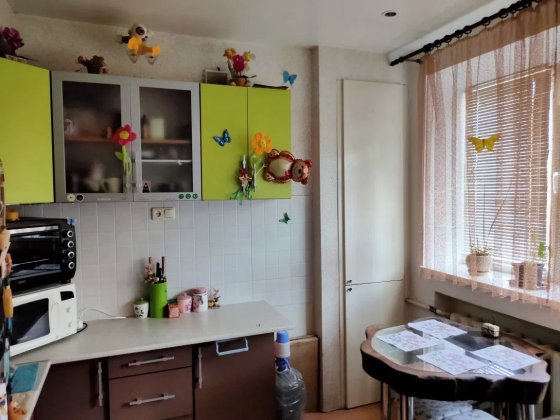 Продам 2х ком. кв-ру в центре, Сталинка,ул. Независимой Украины 2/3 Запоріжжя