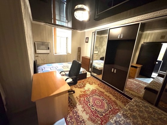 Продаж 1 к/к . Район Варварського моста , вул. Лагерне поле Николаев