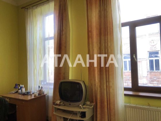 Продаж 3-х кімнатної квартири по вул. Верхратського Львів