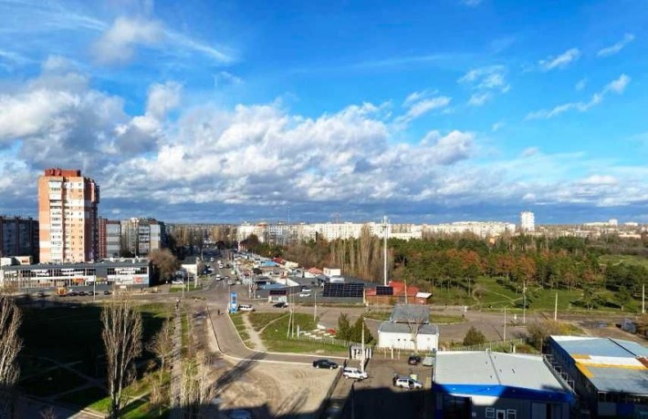 Продаю простору, з цікавим плануванням 2к.квартиру на Намиві. ц6 - фото 1