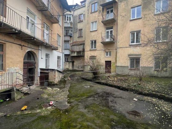 Продаж 1-кімнатної квартири в центрі Львова — вул. Карла Звіринського Львов